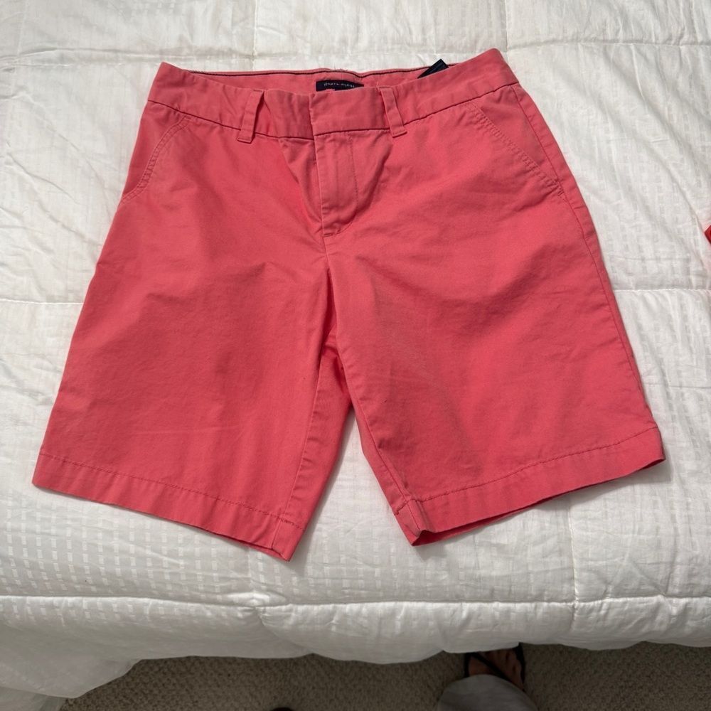 Tommy Hilfiger 9.5” Bermuda shorts in melon size 4- great used condition